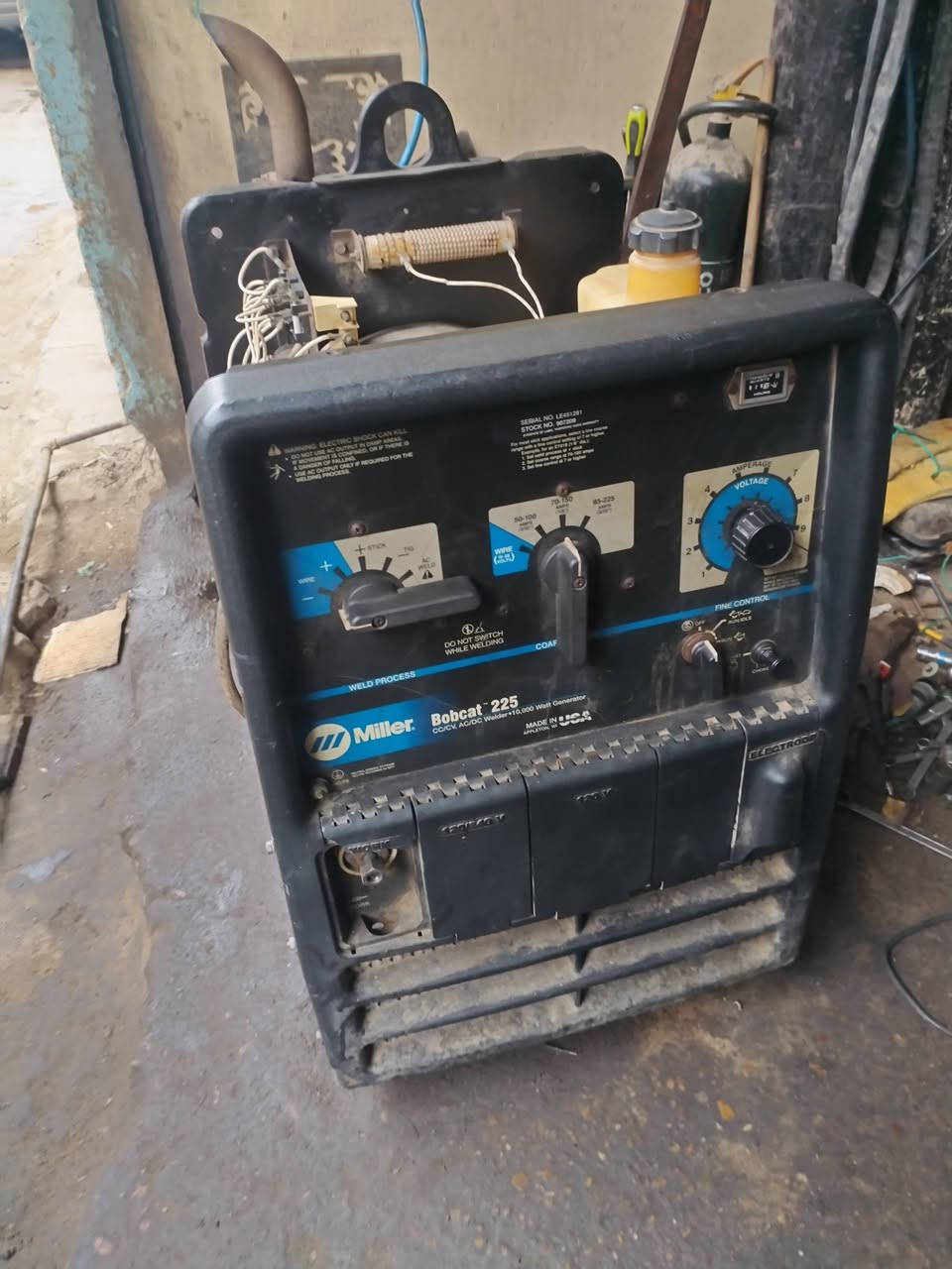 بيع مولد نوع ملر عاطل السعر ٤٠٠الف ***********
