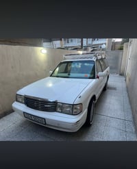 كراون موديل 1992 بيه مكينة ففتي 2ونص سيارة كلش حلو وتحويل شوكت ما تريد...