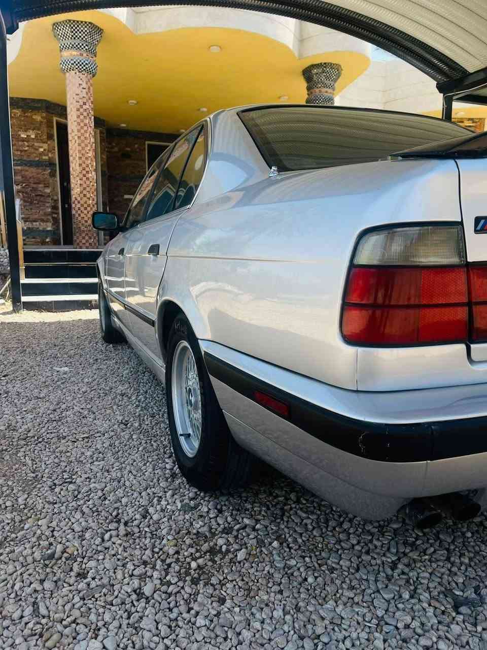 سلام عليكم
للبيع فقط 525 مسكر فانوس موديل 1993 رقم اربيل سنويه بسمي تريد وكاله او تحويل سياره جاهزه من حداديه وتبريد وتخم تاير مابيها نواقص.  دواخل جلد صاج كراسي كهرباء فتحه كل كهربائياته شغاله السياره نصبتها كلش حلوه وهاي صورها اليوم مصورها مكان السياره بلحله شارع 40 السعر 65 وبيها مجال للشراي.  ملاحظه مكينتها ادخن 
 الاستفسار ***********   ***********
#الجميع
