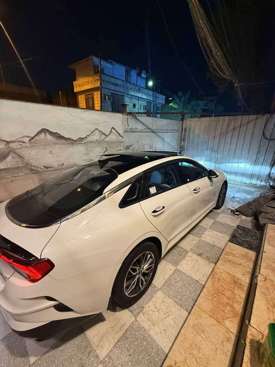 السلام عليك كي فايف لبيع موديل 2021 خليجي السياره مكفوله من الصبخ والبارد السياره جديده فول مواصفات  فتحه سقف  تدفئه كشنات كشن جلد كش كهربائي كامره خلفيه قطعتين تبريد هاندبريك كهربائي اوتو هولد محرك الفين وخمسميه لاستفسار ***********
