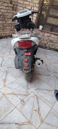 لبيع دراجه نضيفه بشكل السعر 450قفل 07828286550