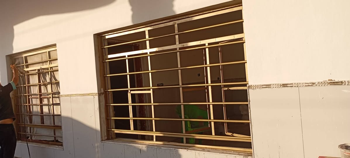 يوجد صبغ وتنظيف شبابيك وأبواب بأفضل جودة وأسعار مناسبة
✔️ صبغ داخلي وخارجي
✔️ تنظيف الشبابيك والأبواب بشكل احترافي
✔️ سرعة في الإنجاز ودقة في العمل
📞 للتواصل: [***********واتساب 
***********]
