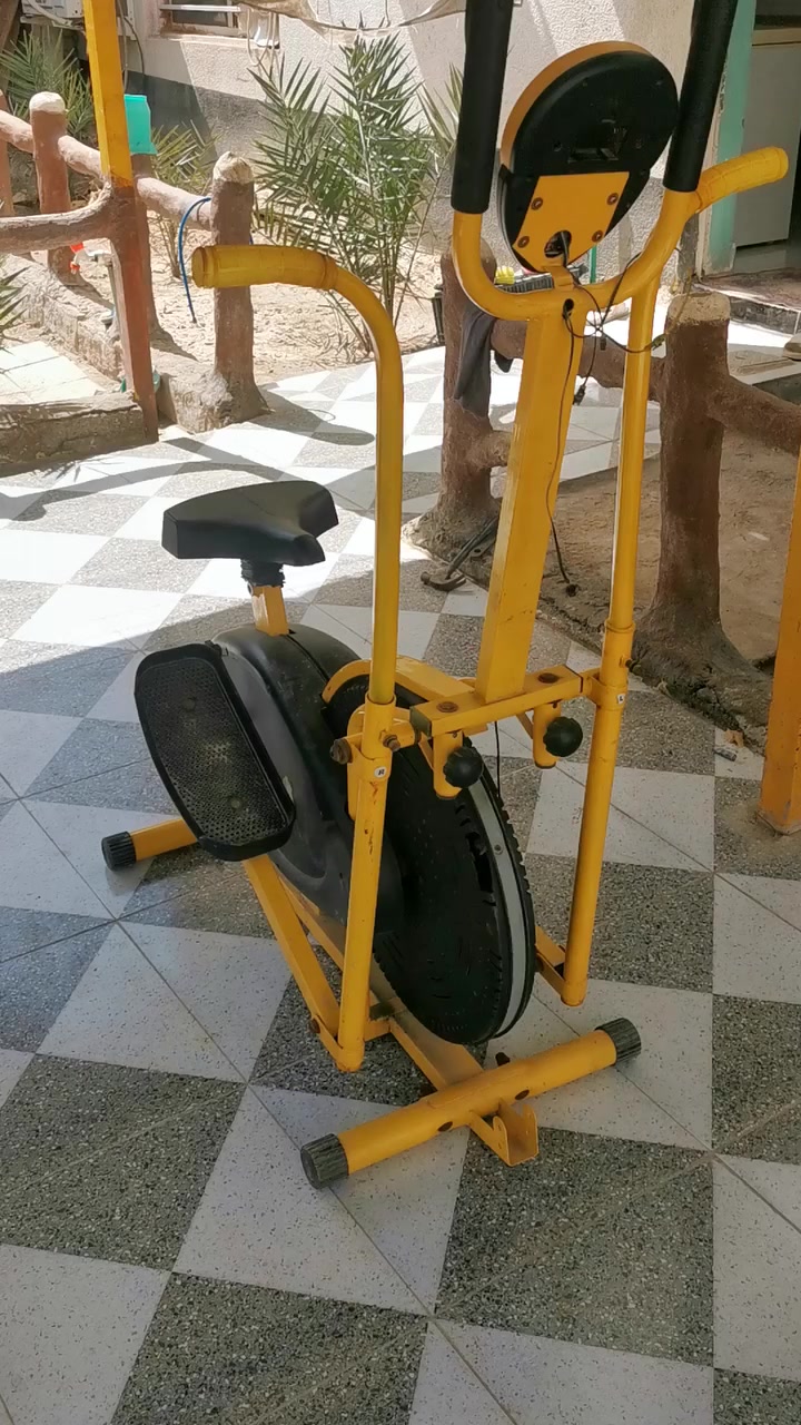 بايسكل منحف للبيع مستعمل سعر 85 وبي مجال مكانه لهوير تلفون ***********
