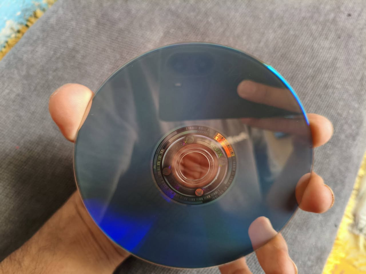 جويستك XBOX ONE اصلي شغال مابي اي عطل نضيف سعر 40
قرص GTA V  شغال نضيف كما موضح بالصورة سعر 30 
مكاني ناصرية ***********

