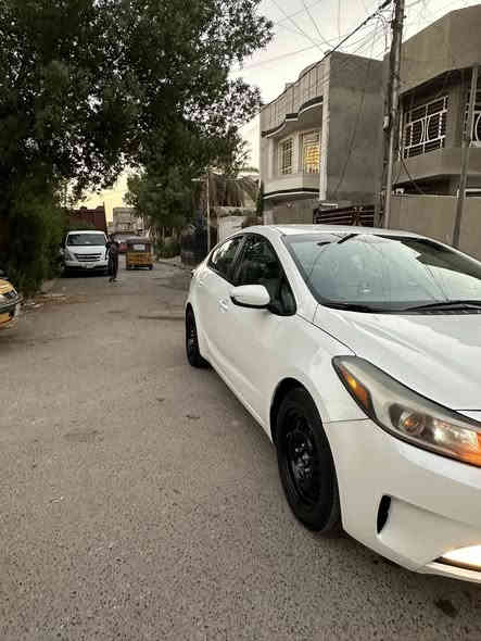 السلام عليكم كيا فورتي وارد أمريكي موديل 2017 حادثها جاملغ وبنيد نفسهن راجعات السيارة ليبل واحد  مواصفات عادية ماشية 107 مكينة وكير وكهربائيات وحدادية خير من اللة  رقم سليمانية تريد تحويل تريد وكالة بسمك عنوانها بغداد كمالية حي الزهراء 
سعر 130 وبيها مجال 
***********
