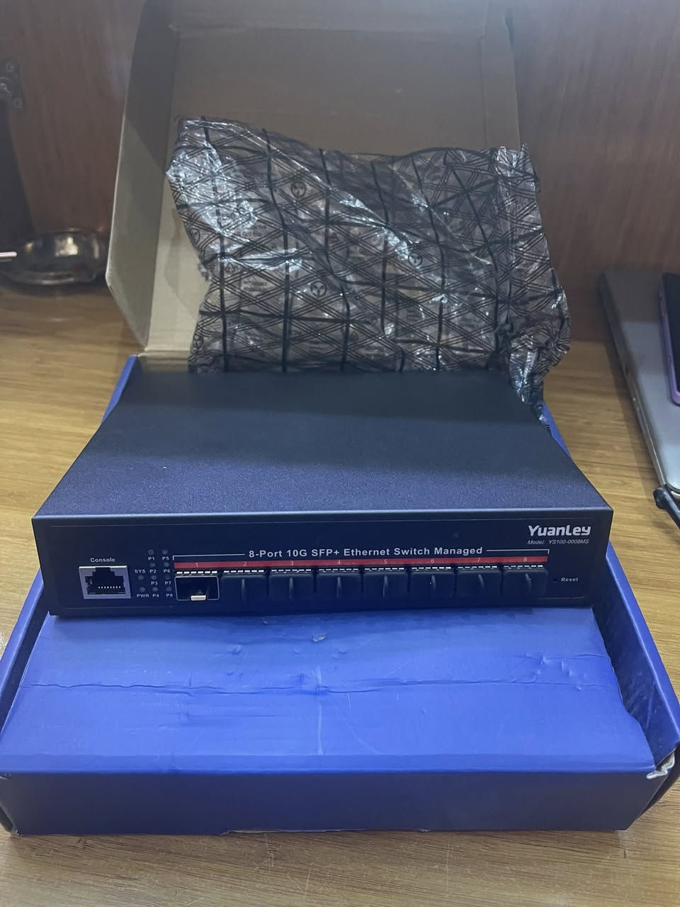 سلام عليكم 
سويج منج ينقل داتا وصوت 
منج
٨ بورتات sfp
البورت ١٠ كيكا 

١٥٠ الف


**إذا كنت صاحب هذا الإعلان وتريد حذفه لأي سبب، رجاءا أرسل رسالة إلى الدعم الفني**