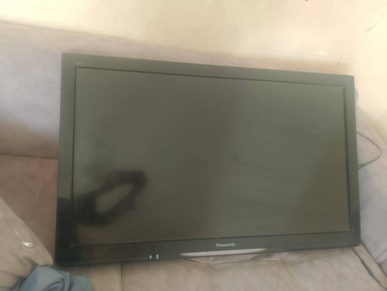شاشة للبيع حجم 43 بعدها جديدة ونضيفة تخليلها كيبل تربطه بلراوتر تكنك


**إذا كنت صاحب هذا الإعلان وتريد حذفه لأي سبب، رجاءا أرسل رسالة إلى الدعم الفني**