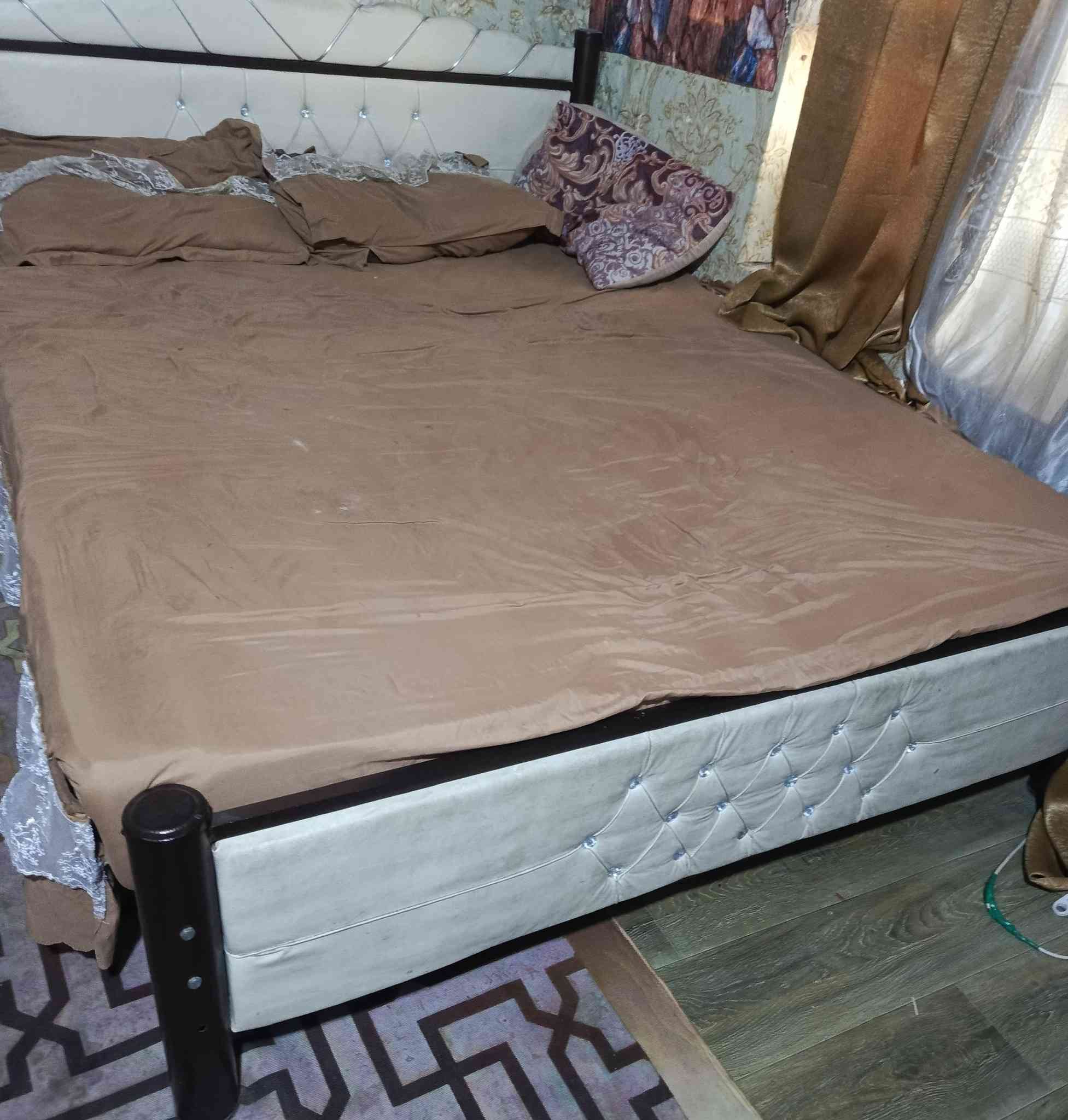 غراض للبيع كلمن وسعره اتصل على الرقم ***********
