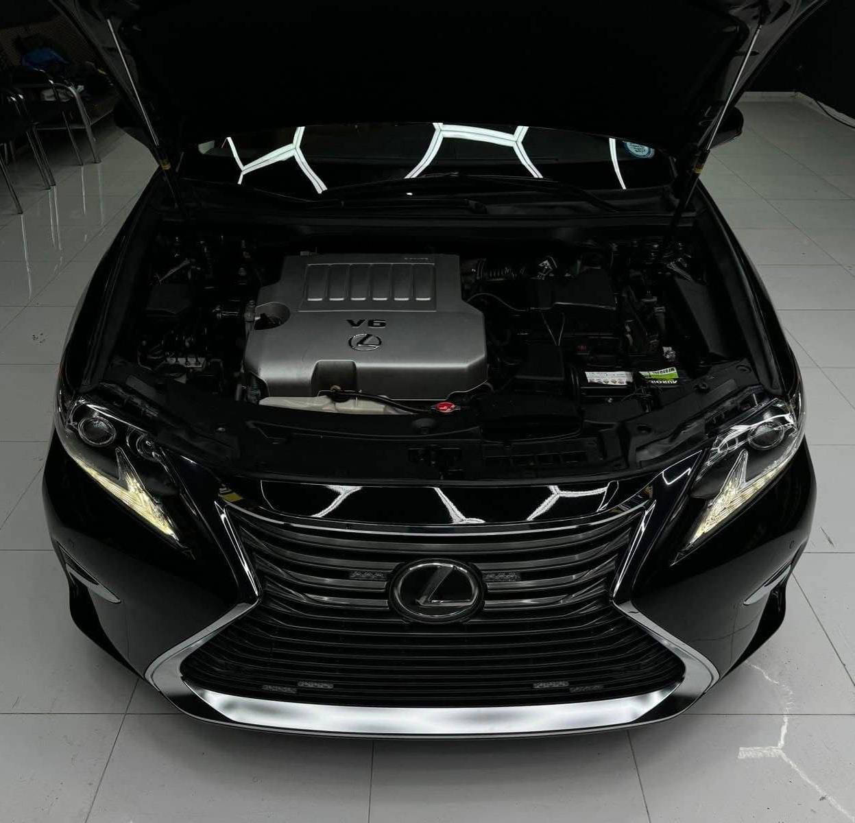 لیگزس es350  2017
 ناو قەیسی دەرەجە يةك 
سلایت بەصمە پەردە کوشن ساردو گەرم  كوشن خةزن 
‎رادار پێشو دواو تەنیشت خەتی جادە حاسەی پێشوو دوا ECO . Sport .Nromalشاشة گةورة ماوس 
گیرومەکینە نەکراوەتەوە بەشەرت بێ عەیب 
سەوتی دیجیتالی نیە 
تەنها ٩٥  هەزار کم حقیقی رۆیشتوە 
نيو بؤنيتي بؤياخة 
كةتاب جام رةشي بؤ كراوة 
دەعامیش بەشەرت بۆیاخ نیە ٤تاية تازة 

سعر لە کۆمێنت داوابکە ڕاستەخۆ بۆت دیت 📩 

هیچی نیە سەیارەکە نمونەیە لە جوانی و تازەی 
کوشن و داخلی لۆکە لەسەر دەقی شەریکەیە 

ژمارەی خاوەنی 
***********
