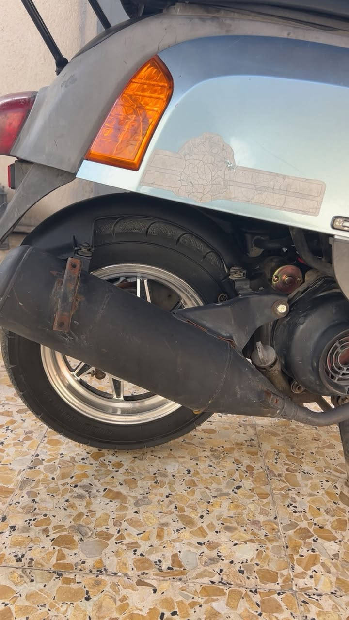 لام عليكم ماكس بوليس دراجه كامله مكمله ما بيه اي نقص دراجه بس الكور مفتوح مبدل ولفات البوشه ابلادي 49 بيه ويل ودبل مشمشي  دراجه شلعه ومعدل كله شغاله بكل وكت سلف هندر المكان بغداد المحموديه السعر 550 قفل جماعه ال500 لطبون متواجد واتساب ورقم ***********
