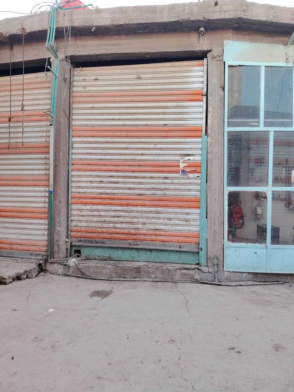 مرحبا محل للبيع 4في 2 طابو صرف شراي اتصل *********** سعره 29قفل
