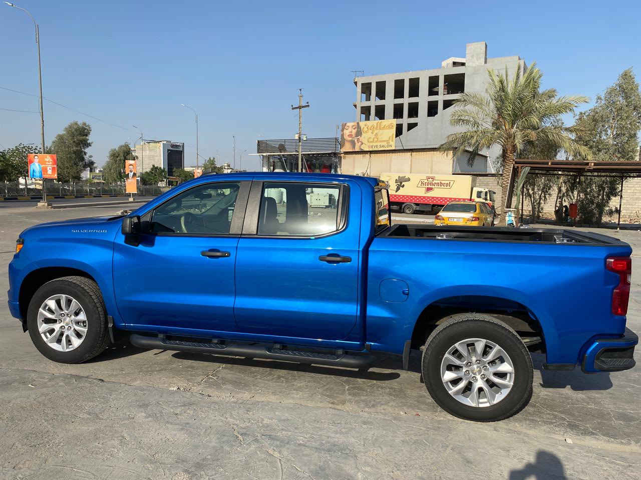 للبيع   

سلفرادو موديل 22 

(4سلندر توين تيربو )  2700 

مواصفات كوستم 

باب كبير بدي قصير
الضرر جاملغ خلفي / الايرباك دركة + بردة 

باقي السيارة كله مكفول 

رقم بغداد تحويل مباشر 

ماشيه 29  ميل 

السعر  230.00$

للاستفسار (***********)

مكان السيارة ديالى / بعقوبه
