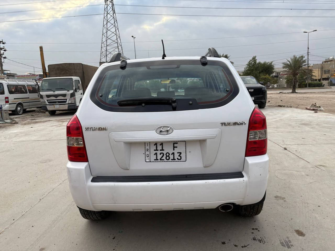 سلام عليكم توسان موديل 2010 السياره مكفولة كفاله عامه كير ومكينه مكفولات السياره خير من الله تخم تاير الداخل نضيف السياره جديده ولسياره بسمي والسعر 130 وبيهة مجال رقم *********** عنوان بغداد
