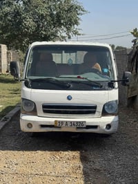 ام عيون للبيع جاهزا موديل ٢٠٠٢بسمي رقم انكليزي ٧٠ وبيه حك الجيه للتواص...