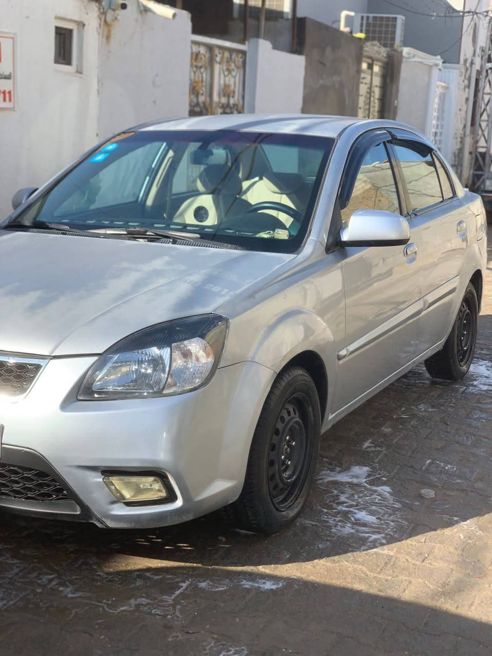 السلام عليكم كيا ريو مديل 2012 محرك 1600 سونار مرفق بالصور مكينه كير حداديه تخم تاير بسمي مكان سياره النجف رقم الهاتف *********** سعر 83
