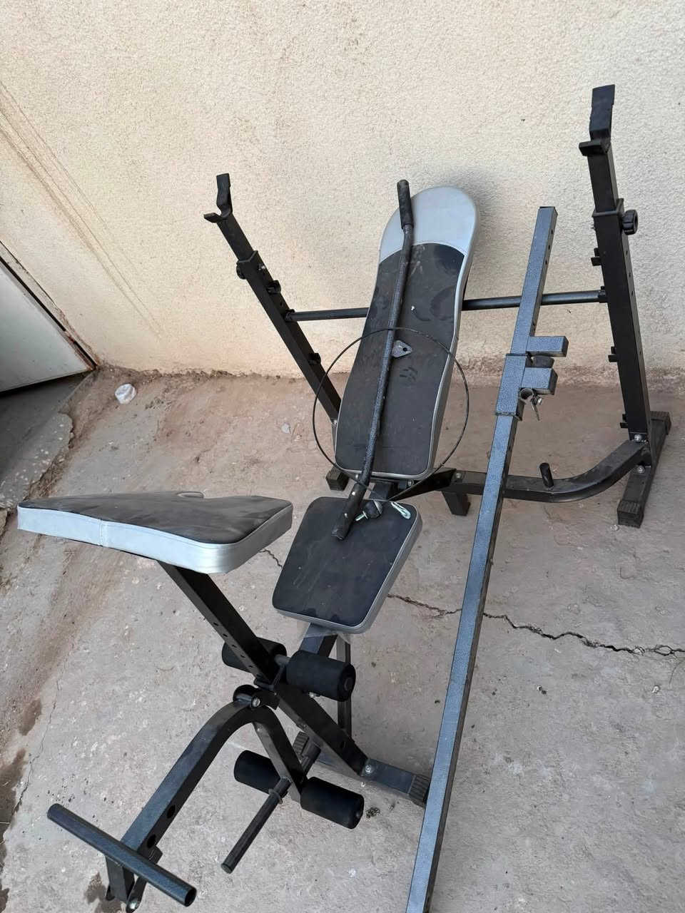 جهاز بنج كامل اعلا واسفل ومستوي وبيه هم سحب بكره  اريد ابيع مستعجل كلش الشراي يتصل عل ***********
