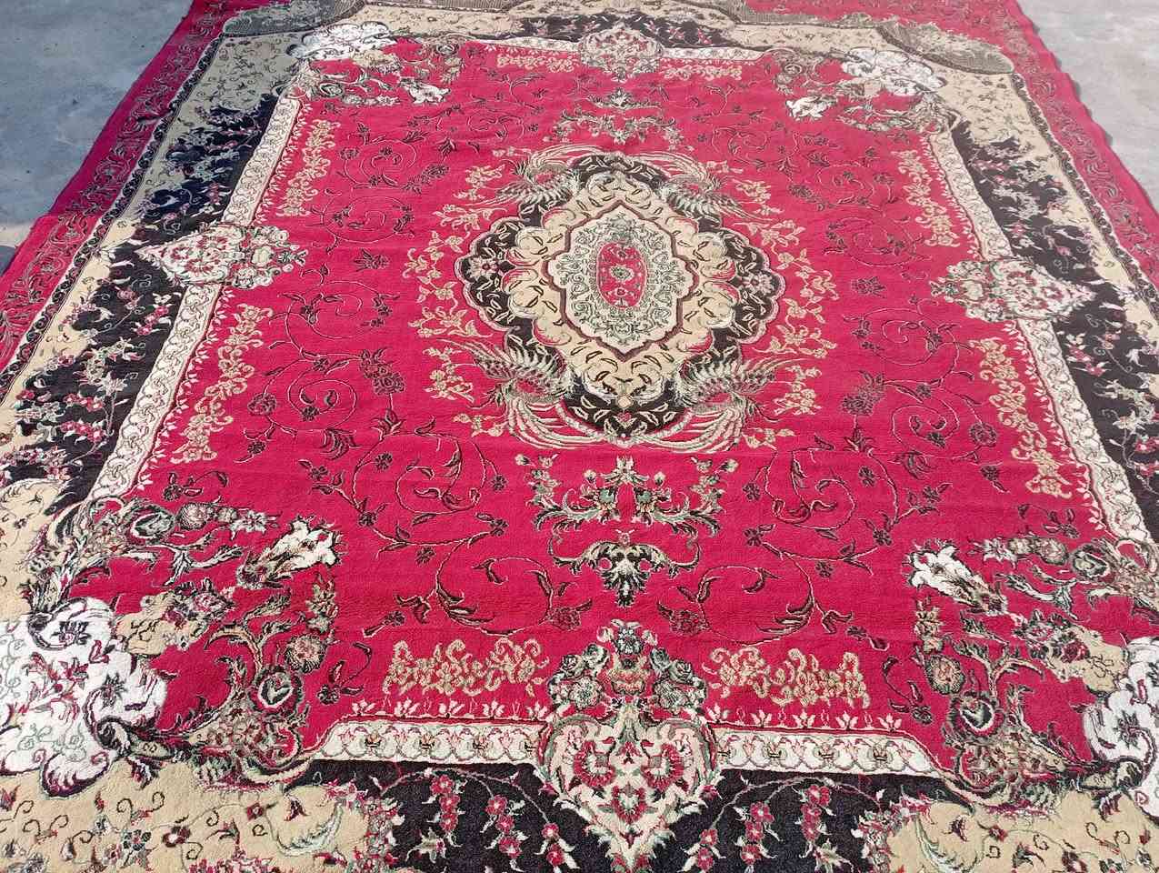 زوليه نظيفه جدا للبيع 3في4 السعر 50الف وبيها مجال رقمي للتواصل نجف ***********
