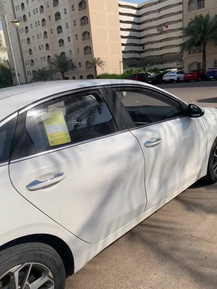 السلام عليكم اخوان 
سياره K3موديل ٢٢ رقم أربيل دولي باسمنه سياره استعمال شخصي موصفات فول بصمه وفتحه ويل كب وبعد بيه موصفات بيه طخه بالباب مال الصدر الأمامي موضح بصور 
السعر ١٢٥ وبيه مجال لشراي
مكاني بسمايه ***********
