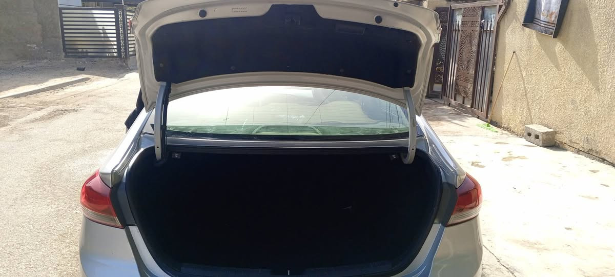 سلام عليكم النتره 2017سياره وارد حادثها جاملغ وبنيد بدون دواخل وبيها رش كلير صفحه سياره جاهزه كير مكينه تبريد خير من الله صدر امامي خلفي كله جديد تحويل مباشر مصفره غرمات. سعر 115وبيها مجال مكاني بغداد زعفرانيه اتصال عل رقم وعرف تفاصيل اكثر  ‏‪***********‬‏
