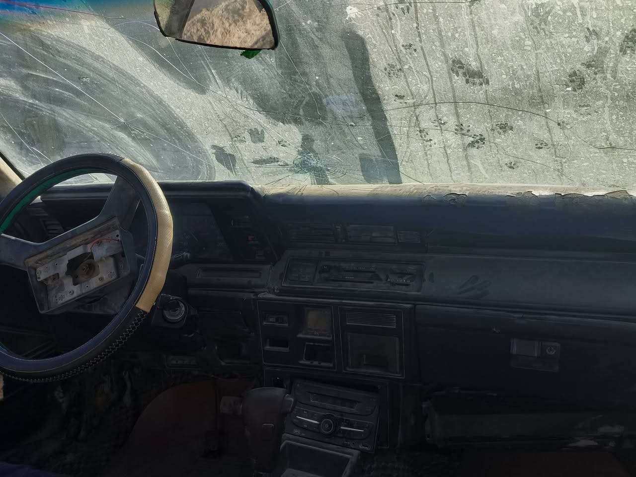 سلام عليكم سوبر 84 للبيع محرك كير حلوات حداده جديده كهربائيات شغاله المكان البصرة  رقم واسط مشروع وطني راعيها يريد تحويل رقمها الورة ضايع السعر 18 شاصي مكفول سيارة شغاله وحلوة ماعده عوزها جعمقه طاكه مال ستيرن ***********ابيع كوم حديد بس اصوليات
