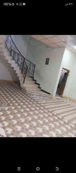 السلام عليكم ورحمة الله وبركاته اخواني الكرام يتوفر لدينا منزل طابقين+قطعة أرض 
نوع الطابو: طابو زراعي 
المساحة :مساحة المنزل (230متر+175متر مساحة القطعة)
يتكون من (5غرف منام+صيحات+مطبخ+ديوان )
المكان : البصرة أبي الخصيب عويسيان شارع القصور 
للتواصل واتساب : ***********
