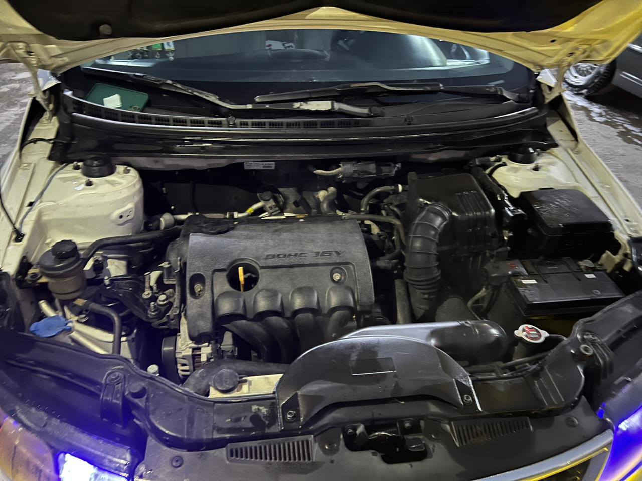 سياراتو 12كفاله عامه السعر 120وبيه مجال بصيط
***********
