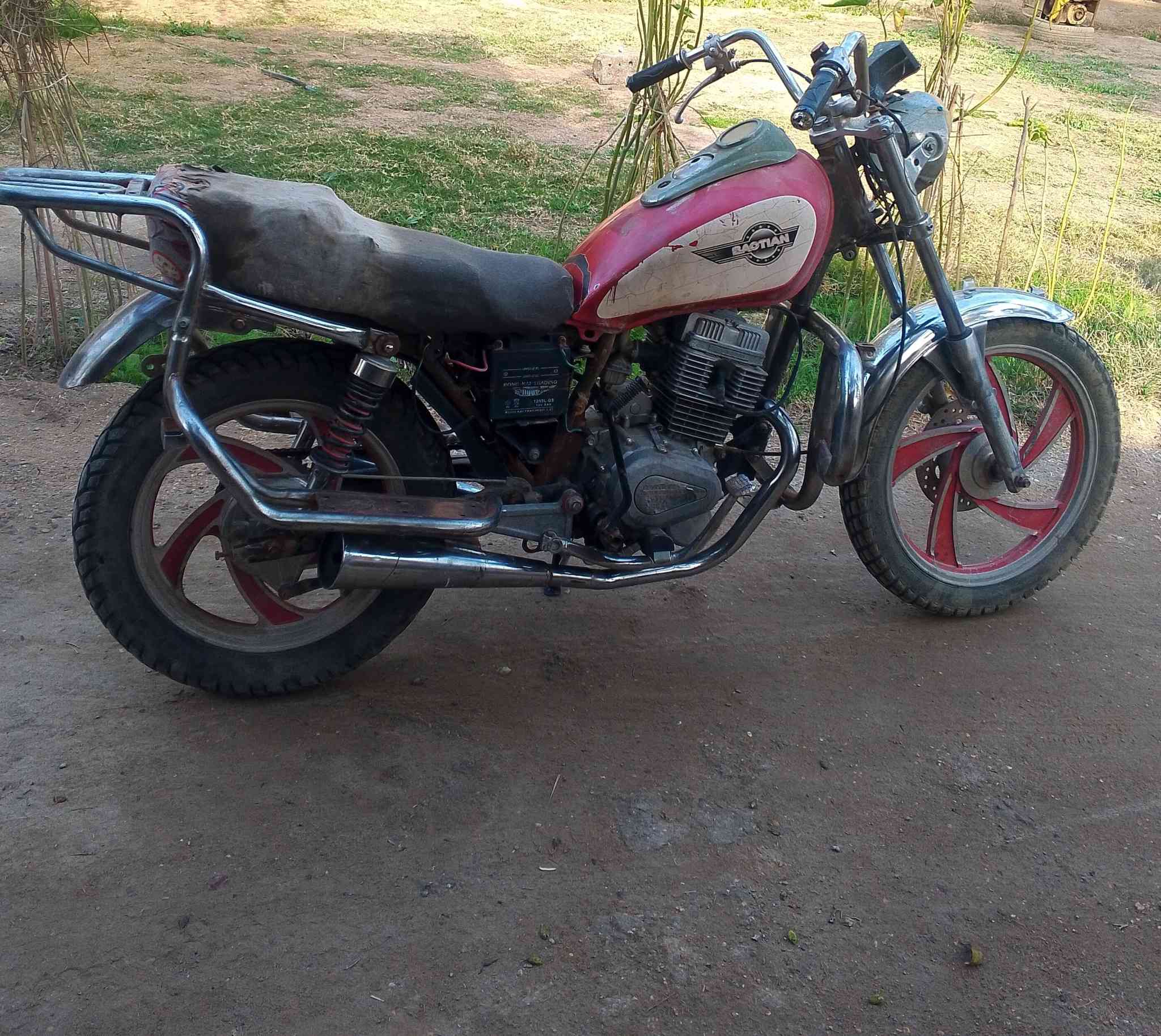 للبيع بدون اوراق جونده نقص كهربائيات تشتغل نكره زوج تايرات جوبلس مكينه زينه دراجه  جاهزه مكاني الحمزه الغربي السعر 325 وبيه مجال ***********
