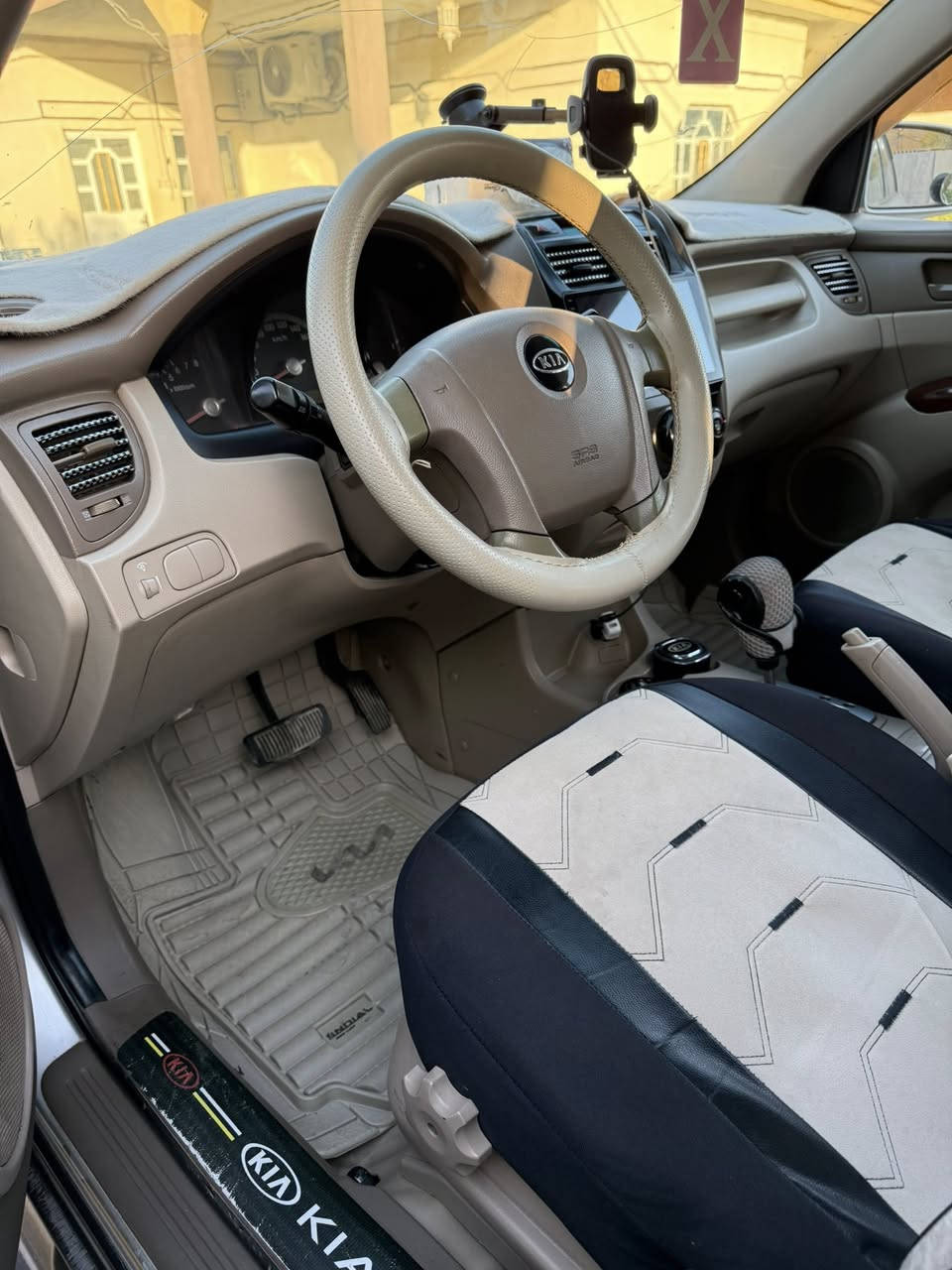 سبورتج 2009 للبيع
السلام عليكم وين الجناية 
كـيا سـبورتج للبيع رقم شمالي مشروع وطني تحويل ثاني يوم  سنوية بأسمي جديدة وشادلهة لوحات جديدة خليجية السيارة ومكفوله كفاله عامة اتحدى اي اسبورتج بنظافتها ورزانتها 

كير جديد ✅

محرك جديد ✅

منضومة زنون صارت علية ب 200 $✅

باتري جديد ✅ 

فيت بم جديد ✅ 

تخم نوزلات جديد ✅

تخم واير بلك جديد اصلي✅

تخم بلاكات جديد اصلي✅

فلاتر جدد ✅ 

تبريد ثلج ثلج ❄️❄️

دوشمة كشنات جدد ✅ 

داينمو جديد ✅ 

صدر أمامي خلفي جديد ✅

جام كهرباء ✅ 

مري كهرباء ✅

شاشة تاب ✅

كامرة دوارة ✅

تحديد موقع ومسار ✅

سماعات جدد ✅ 

كهربائيات كلهة شغالة ✅

محرك +كير مكفولات ✅

السيارة جديدة كلش وبدون أي نقص وجاهزة وفلس متصرف عليهة 

السعر 135وبيهة مجال للطيبين 

العنوان : صلاح الدين/ الحاتمية 

رقمي ***********
