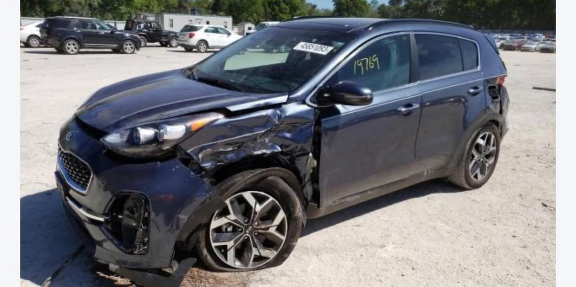 السلام عليكم احبتي 
سبورتج موديل ٢٠٢٢ فول مواصفات للاخير ١/١
حادثها جاملغ مبدل نفس لون بدون ارباك كلهن سليمات  بدون داخل
مكاني بغداد علي الصالح 
*********** وتساب
*********** اتصال ١٧٨ ورقه موديل ٢٠٢٢ ماشيه ٤٦ الف حقيقي بغداد, العراق
