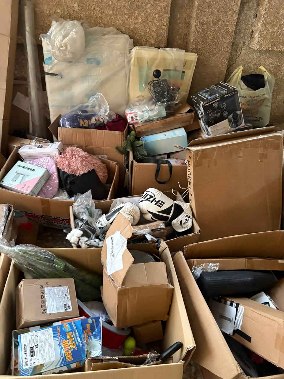 السلام عليكم شباب شلعه غراض للبيع كميه جبيره بيهه اربع اسره تخيم اني بالغلط كلت كراسي وحمام غربي تخيم رايدهه ب 750 وبيهه مجال مكاني بغداد *********** لتواصل وتس اب
