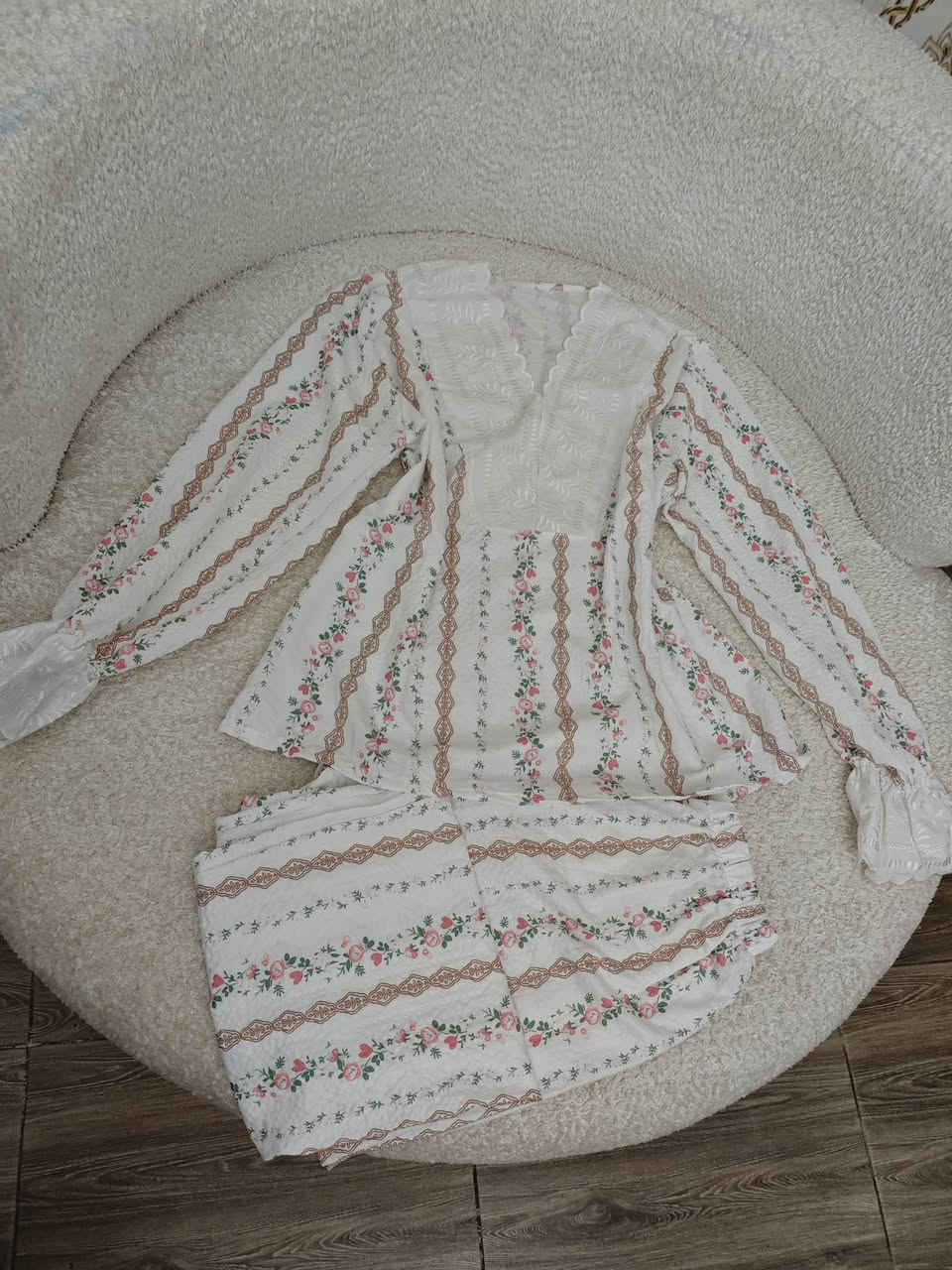 تراك بلون هادئ مريح للعين
براند رقه


**إذا كنت صاحب هذا الإعلان وتريد حذفه لأي سبب، رجاءا أرسل رسالة إلى الدعم الفني**