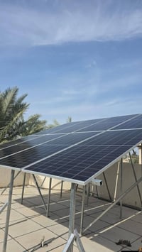 تم بحمد الله تنصيب منظومه طاقه الشمسيه يعلن مكتب  ضوء القمر للطاقة الش...