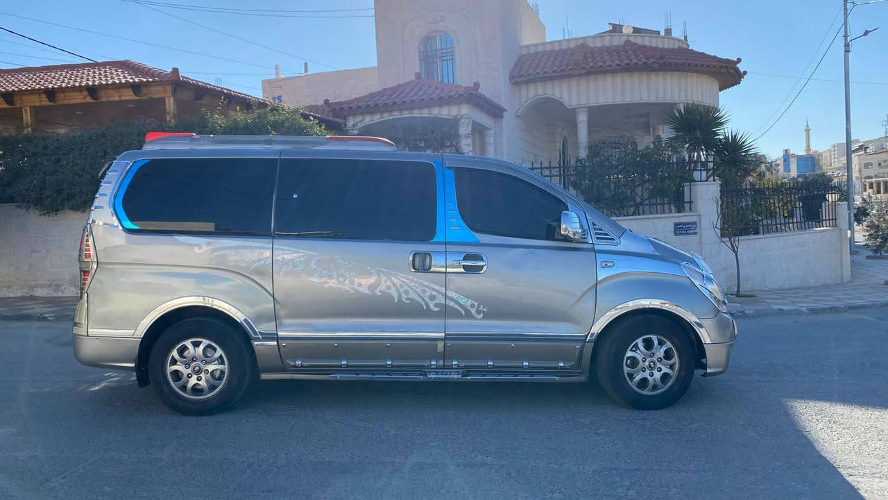 هونداي جراند توماتيك توب ترنك نقل مشترك 
 2011 مشترك اصلي السعر 6300
 المستورد تليفون
0772061845 
استخدام شخصي
 فل الفل 
فحص قصعات 
  ترخيص 2026/9/1
ماتور 2500cc  
فل  الفل كل الاضافات 
كراسي اماميه مدفيه ومبردة 
طاره جلد خياطه مع تدفئه طاره 
مانع انزلاق و نظام 
مكيف حامي بارد شغال 100‎%‎ 
حساسات الرجوع‎   اصلي 
موري كهرباء  مع تدفئه موري 
كوشوك وكاله امامي خلفي الوكاله مع جنط جراند الاصلي  
العده الاحطياطية كااامله 
دهان الوكاله الباص مش مدهون ابدا وتعال شوف بعيونك الباص بحاله الشركه مش محتاج اي شلن 
...


**إذا كنت صاحب هذا الإعلان وتريد حذفه لأي سبب، رجاءا أرسل رسالة إلى الدعم الفني**