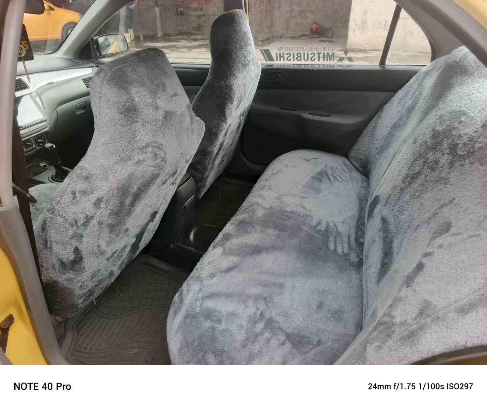 لانسه ر
مودیل 2010

سه نه وی بلاستیک سه نه وی اوه لیات و حاسیبه به شه رت

گیرو مه کینه به شه رت

نرخ 42گه لا مجال

***********

فایبه ری له سه ره
