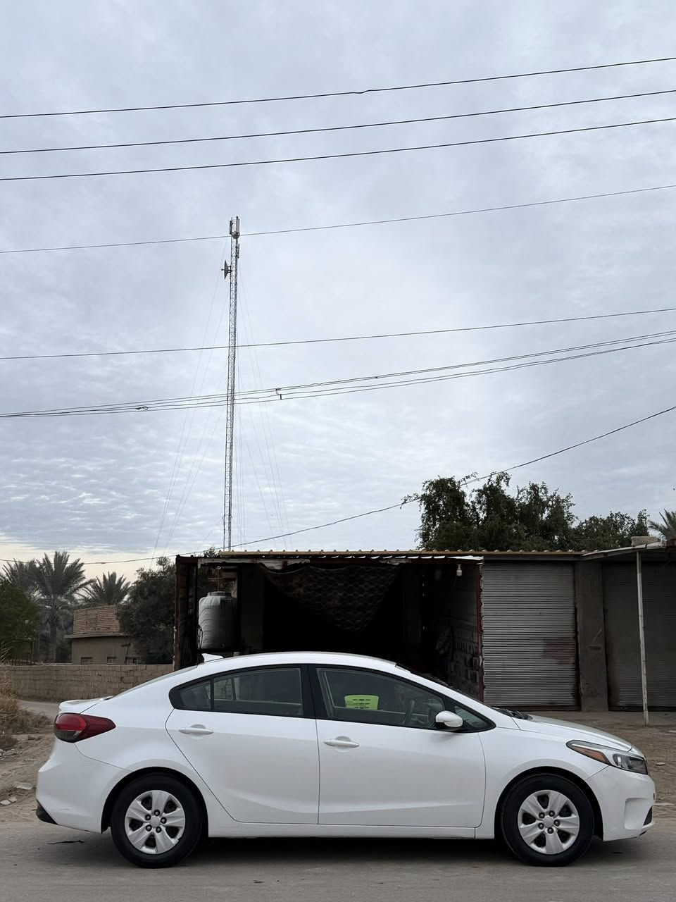 سلام عليكم 
كيا فورتي 18

بدون صبغ 

حادثه جاملغ ليسرّه امامي ومبدل اصلي 

يعني سياره بدون صبغ

بدون إرباك صور الحادث بالمنشور

مكينه 2000دوش مامفتوحه

كير أي تي

سياره مواصفات إس

ماشيه 150

رقم بغداد باسمي

سعر 132وبيه مجال

مكاني بابل مسيب

***********
