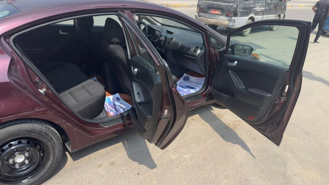 السلام عليكم كيا فورتي موديل 2017 وارد امريكي الضرر كما موضح بالصور سونارها موجود ناشره وبيها حادث بالعراق هم موجود بالصور السياره ماشيه 84mi رقم السياره اربيل الجديد السياره ماناقصها شي صدر امامي جديد تايرات تخم كامل جديد والسياره مداريها من دهن اصلي ومي اصلي وبانزين كله محسن سعر السياره 116 ورقه وبيها مجال كلش كلش بسيط للشراي مكاني بغداد مدينة الصدر هذا رقمي بي واتساب واتصال رصيد فقط ع الفيس ممتواجد ***********مؤمل شاكر
