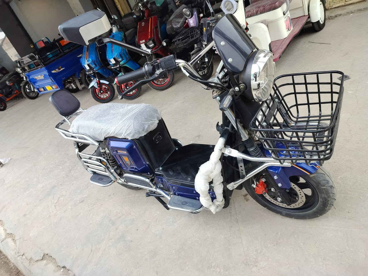 للبيع جبلي أبو سله نظيف كلش
7بطاريات عل فحص كله شغال 
بصمه وكرت السعر 650
***********
***********
