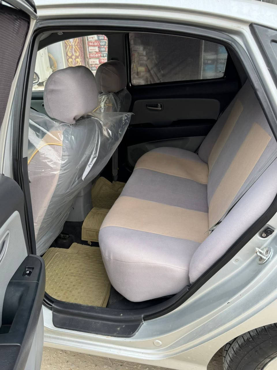 سلام عليكم الانترا افنتي 2008
ادوات ادوات ادوات متومه وكامله بغداد 
جديده ونضيه كير مكينه حداديه تخم تاير جديده السياره مال جناي تبريد تدفئه كله شغال ملاحظه (كصه جنطه) 
***********  المكان ناصريه مركز ترهم مراوس 
سعر ( 43)
