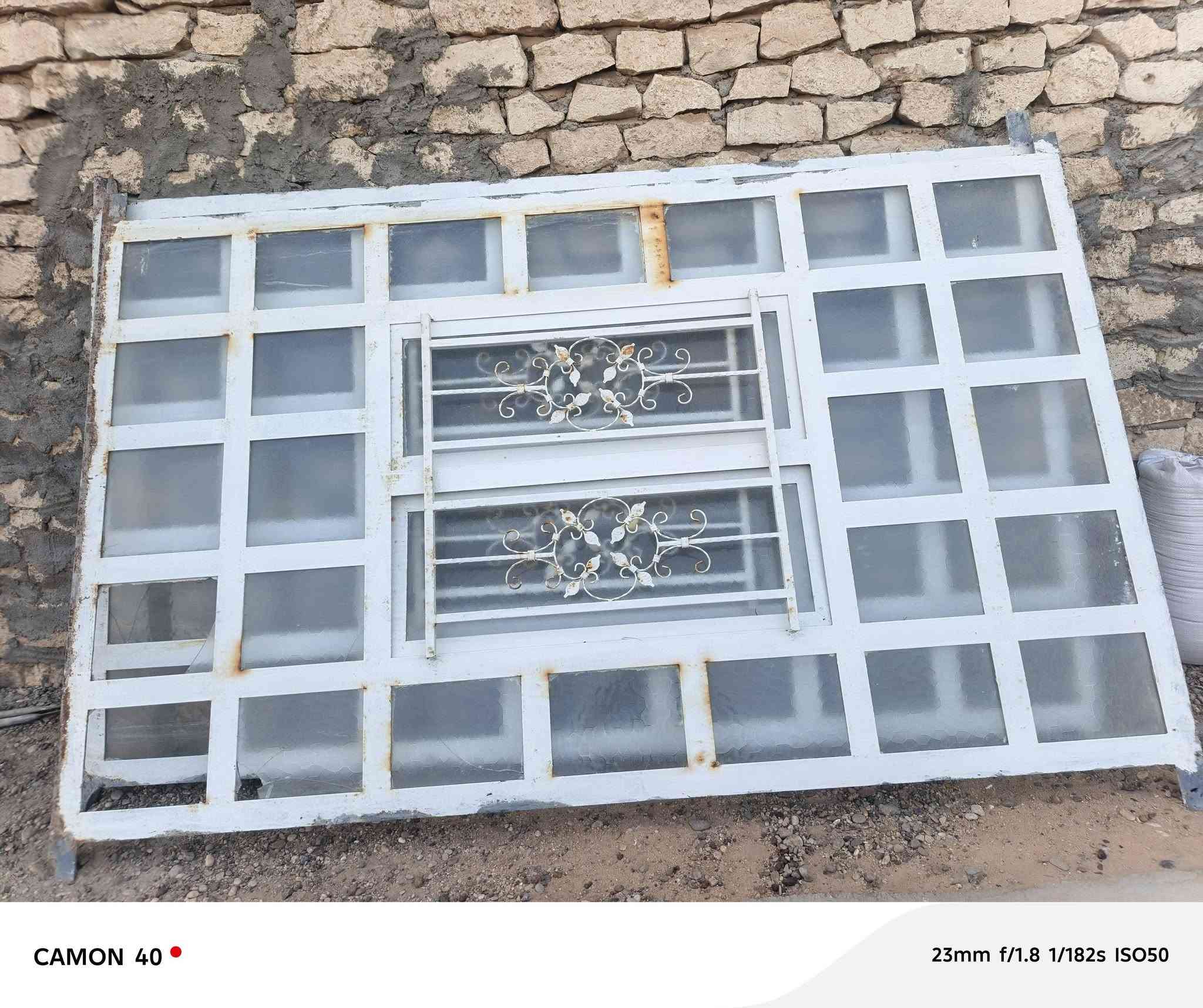 سلام عليكم يوجد شبابيك للبيع ارتفاع مترين ونص ولعرض متر ونص جاهزات صبق وجام مكانهن جزيرت لخالديه *********** غير متواجد عل فيس
