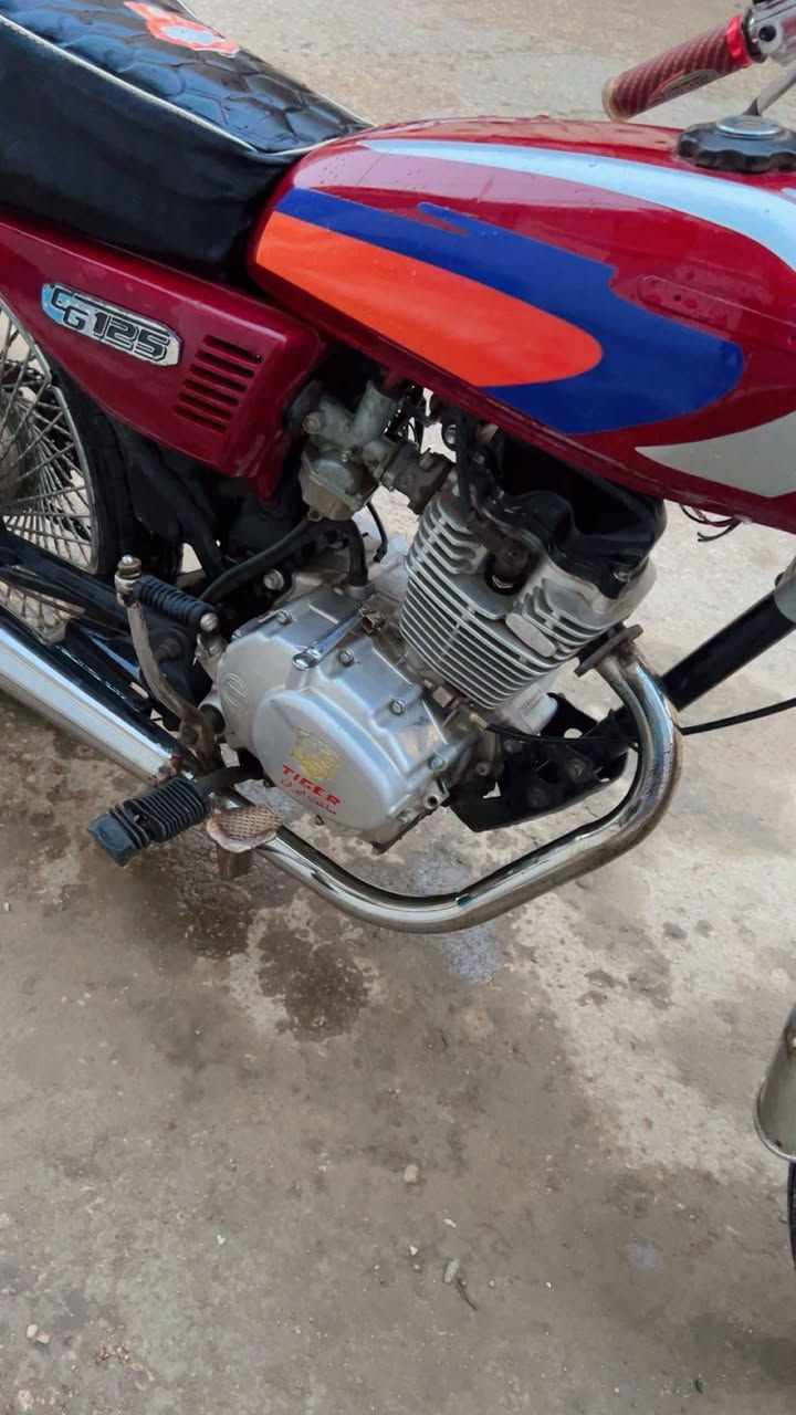 يالله السلام عليكم. اربع كير مديل 21. السعر 300. مكينه نضيفه. كلشي مابيها جاهزه. دراجه. بيها مجال. للاتصال. ***********. مكان. باب بغداد.
