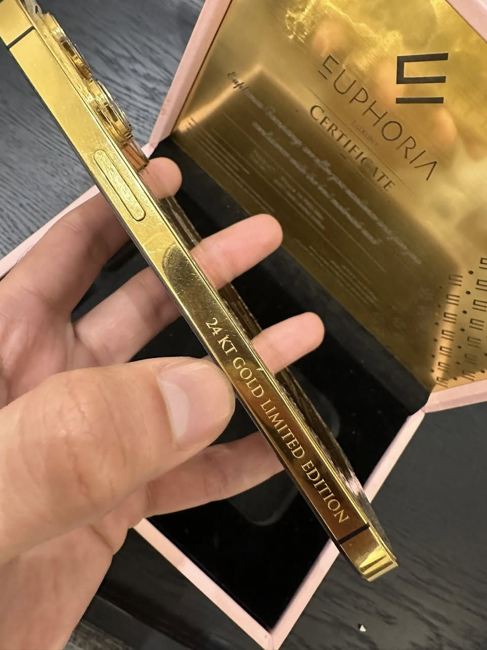 السلام عليكم آيفون 14 برو ماكس نسخة خاصة مطلي ذهب عيار 24Kt البطارية 86 الذاكرة 256 الجهاز بي خط بالشاشة موضح بالصورة ممأثر علمس للبيع السعر 750 الف مكاني بغداد جادرية يرهم مراوس بلي 5


**إذا كنت صاحب هذا الإعلان وتريد حذفه لأي سبب، رجاءا أرسل رسالة إلى الدعم الفني**