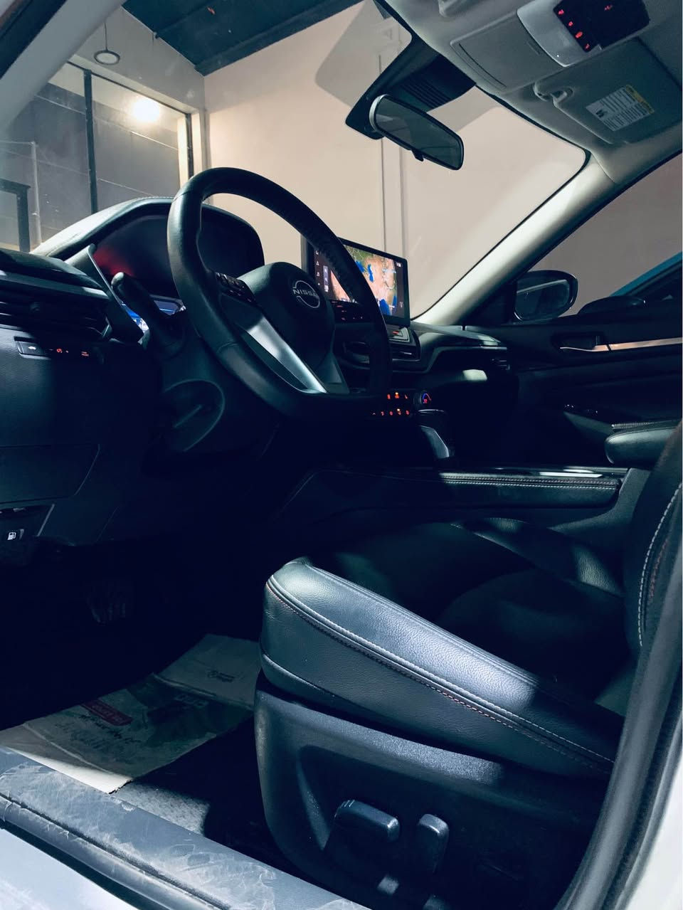 نیسان التیما ٢٠٢٤
مواسەفات Srپلەس
رەنگی سلڤەر 
سلاید شاشە گەورە
وایەر لیس چارچ
کوشن جلد و کارەبایی و هیتەر
گێر لە سوکان
١٥ هەزار مایل رۆیشتووە
دوو دەرگای بیلاد گۆراوە
ناودەرگایی کەمێک سبوغه
ئەرباگی شانیی تەقیوەو بیلاد دانراوەتەوە

رەقەم کاتییە و ٩٠ رۆژی لەگەلە

*********** أربيل, العراق
