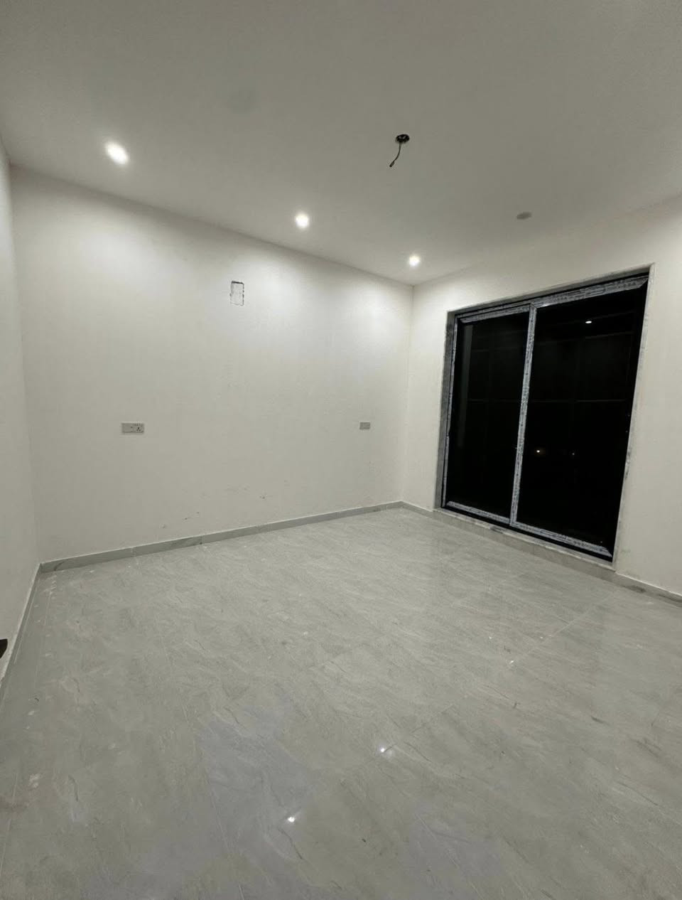 بيت زيرو للايجار 3 غرف نوم في السيديه شارع النخل للاستفسار ***********
