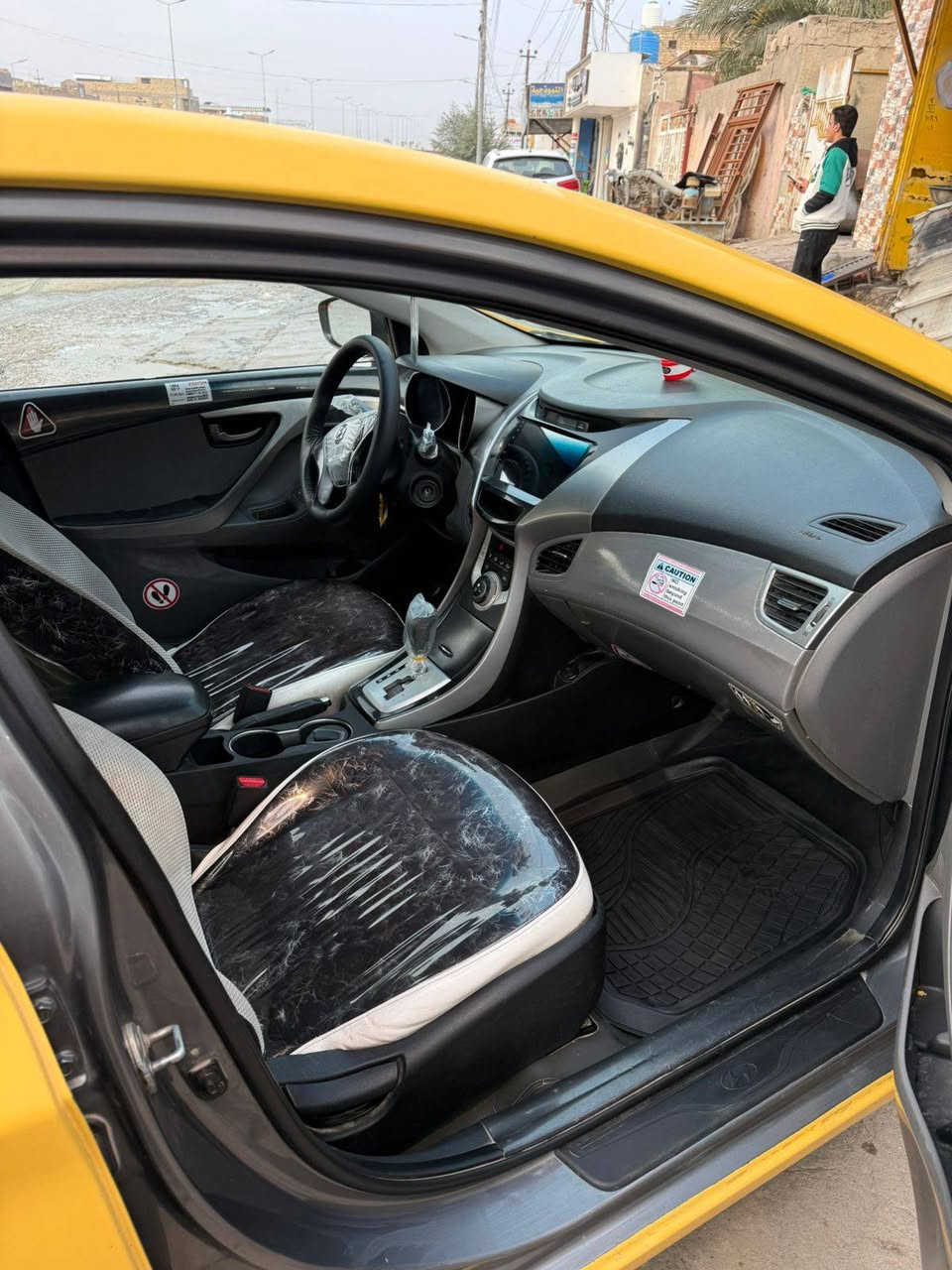 السلام عليكم النتره ١٣ سياره جديده محرك ١٨٠٠ رقم جديد سنويه جديده مكاني ميسان ***********
