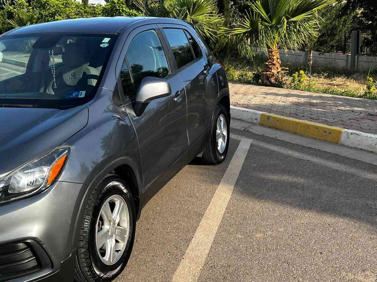 مۆدیل ٢٠٢٠
سەنەوی تاكو ٢٠٢٩
سبوغ سێ پارچەی پێشی بێ ناو گرتن ئێڕباك نەتەقیوە بیلادە  مەكینە ١٤ تۆڕبۆ  بە شەرت 
گێڕ و مەكینە بە شەرت نەكراوەتەوە 
*********** واتساب
