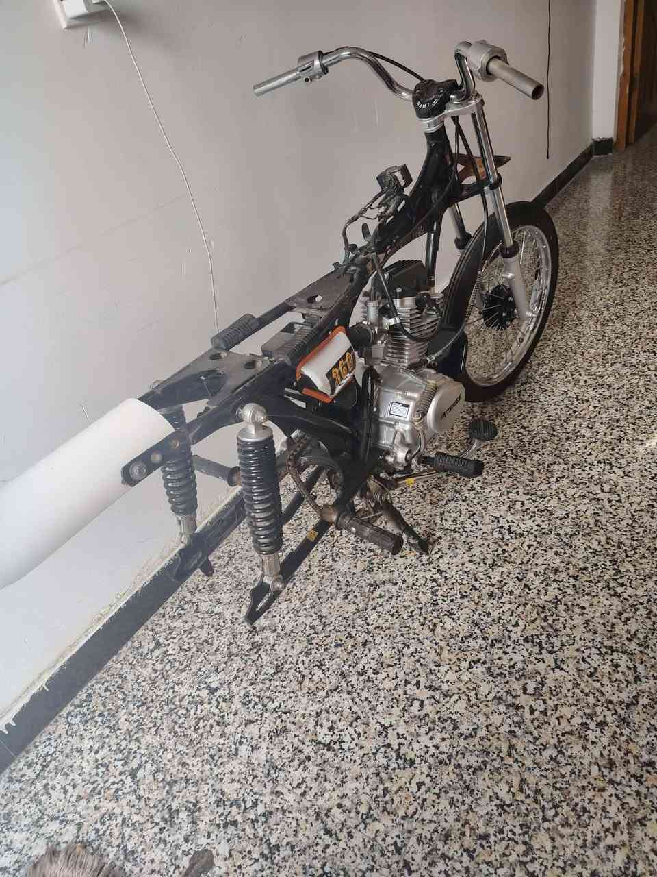 سلام عليكم شباب دراجه للبيع شاصي 19 اصلي سنويه ورقم باسمي دراجه صارلها اقل شهر تعمرت غراض كلها كامله بس اني مشادهن دراجه خير من الله ماعايزها شي اكرر سنويه شاصي اصلي شلامجه اصلي 19 اتصال ***********
