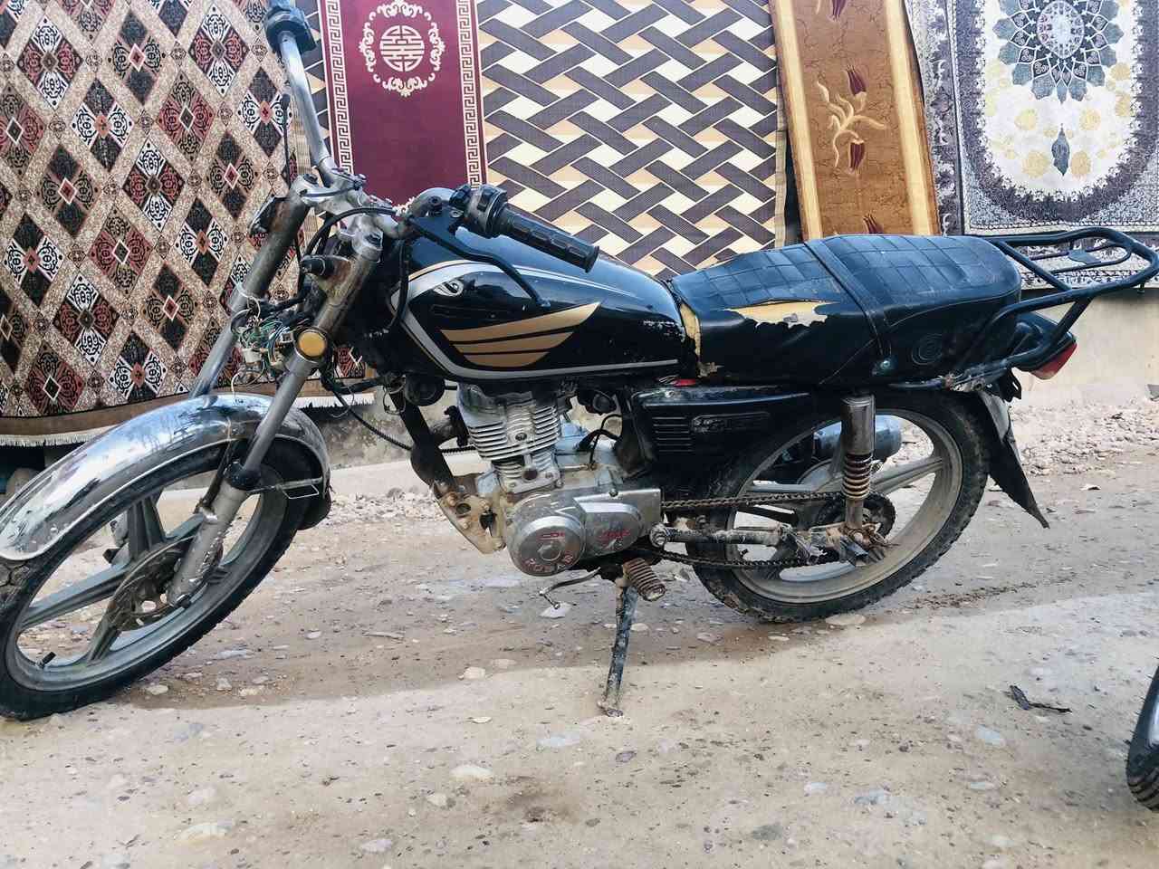 سلام عليكم دراجه للبيع شغاله محرك ناعم بس يعوزه ترتيبات سعره 200قفل للنتصال ***********
