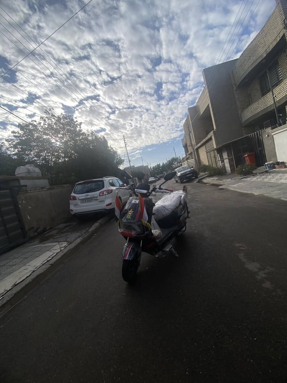 سلام عليكم دراجه لوك جديددده دراجه مزوده مدرعه BA بيه درع بل كامل تاير حجم3.50تاير كوري اصلي مزوده اعلام عراقيه حديد ملصقات بيه دول تمشي 90 حقيقي بل شحنه الوحده 70 كيلو بريكات دسك بريك اصلي بطاريات 6 دبل اصليه  تواصل *********** واتساب
