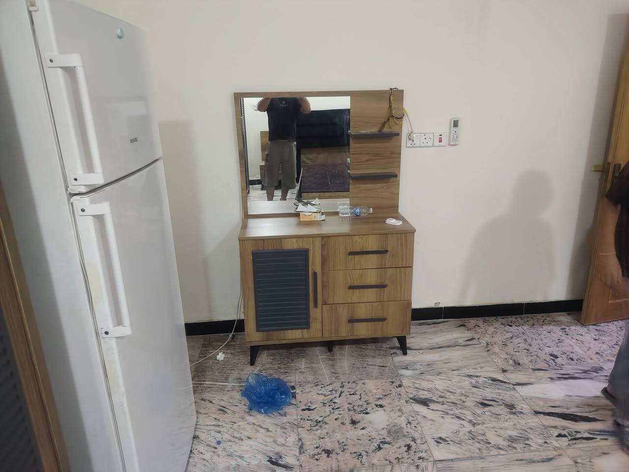 غرفه نوم جديده كامله ملحقاتها للبيع مكان بغداد *********** واتساب
