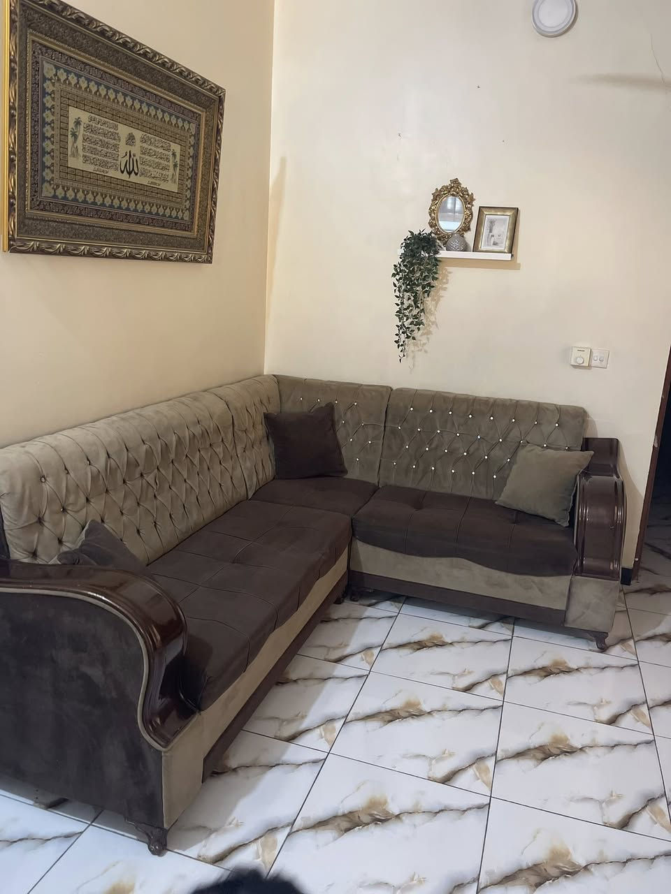 سرير نفر صاج بندق اللون شغل عراقي  مع مخزن داخلي استعمال قليل  
تخم شغل عراقي القياس ١٩٠في ٢٣٠ فقط الاسفنج نازل 

السعر التخم والسرير ب٣٠٠


**إذا كنت صاحب هذا الإعلان وتريد حذفه لأي سبب، رجاءا أرسل رسالة إلى الدعم الفني**